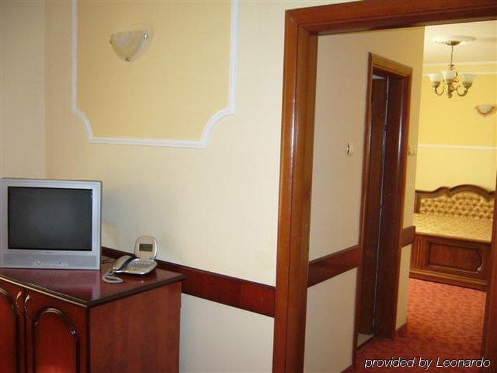 Hotel Orient Brăila Стая снимка